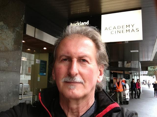 Stummfilmpianist Gerhard Gruber spielt in den Academy Cinemas, Auckland
