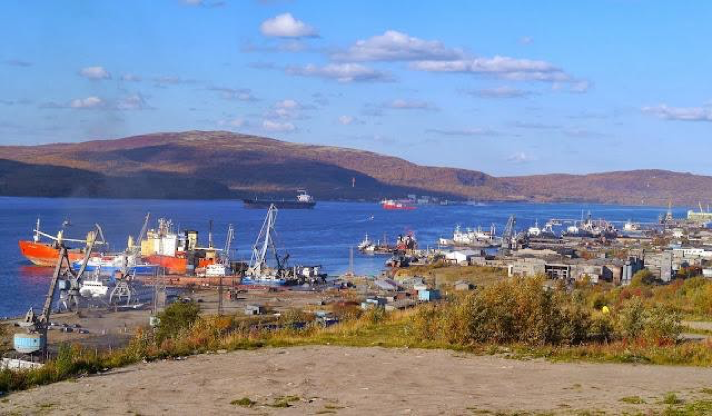 Murmansk Aussicht auf Hafen 