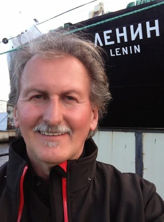 Gerhard Gruber in Murmansk in front of icebreaker Lenin