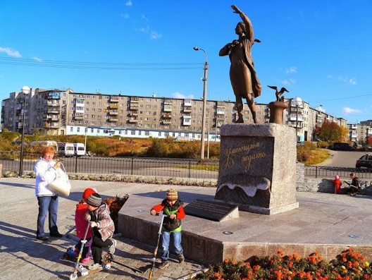 Murmansk Denkmal Abschied