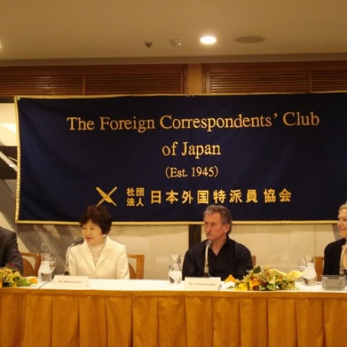 Gerhard Gruber im FCCJ Interview mit Midori Sawato 