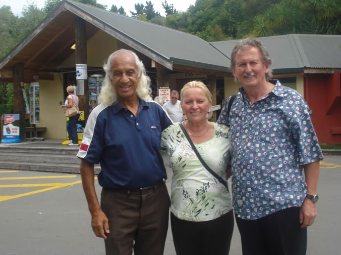 Ehepaar Gruber mit Mina Mitai